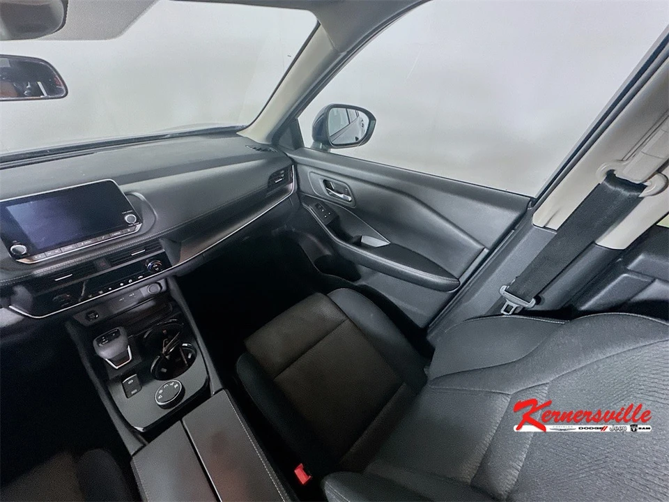 2024 Nissan Rogue - Image 11 of 12