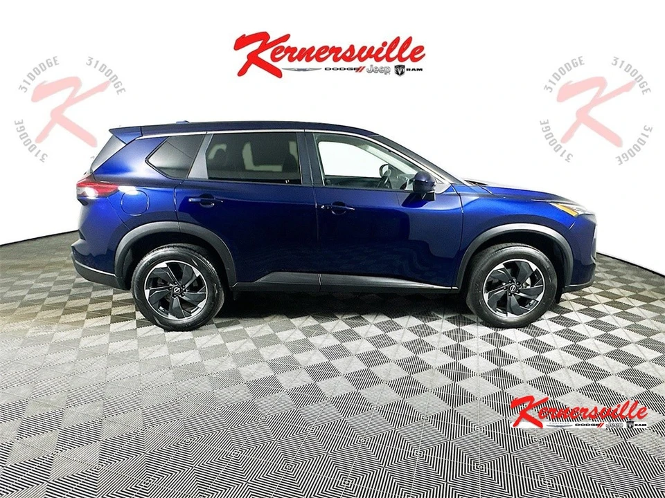 2024 Nissan Rogue - Image 8 of 12