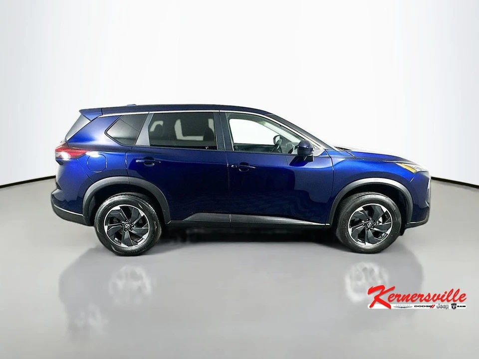 2024 Nissan Rogue - Image 8 of 21