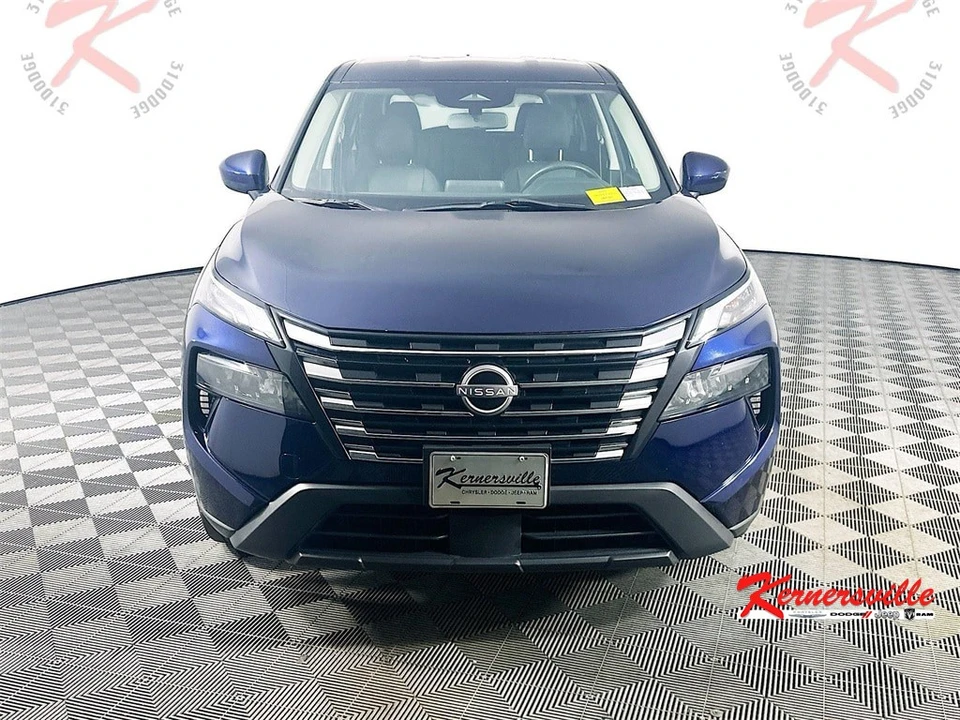 2024 Nissan Rogue - Image 2 of 12