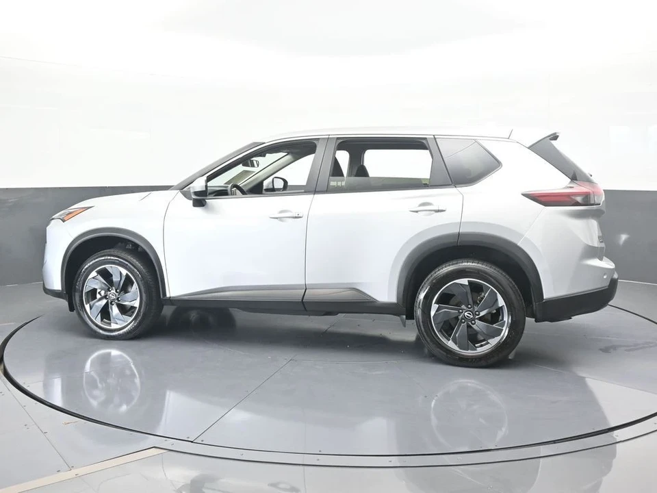 2024 Nissan Rogue - Image 3 of 12