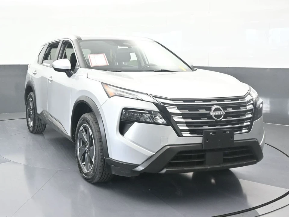 2024 Nissan Rogue - Image 9 of 12