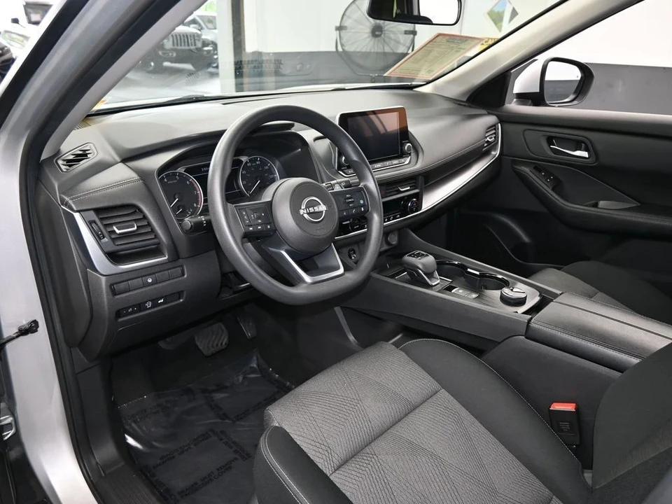 2024 Nissan Rogue - Image 10 of 12