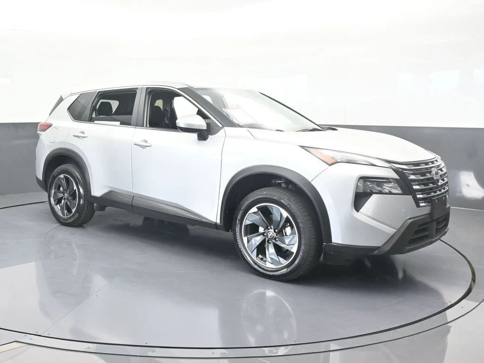 2024 Nissan Rogue - Image 8 of 12