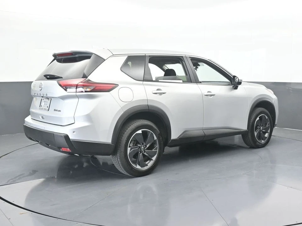 2024 Nissan Rogue - Image 6 of 12