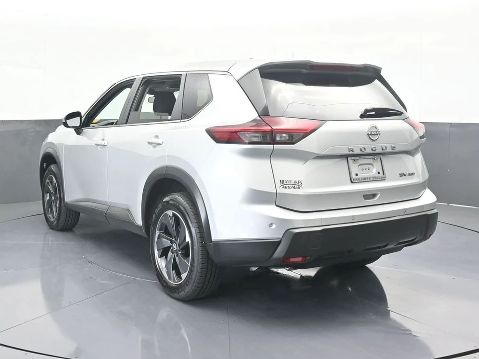 2024 Nissan Rogue - Image 4 of 12