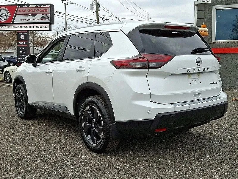 2024 Nissan Rogue - Image 5 of 12