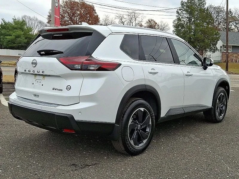 2024 Nissan Rogue - Image 7 of 12
