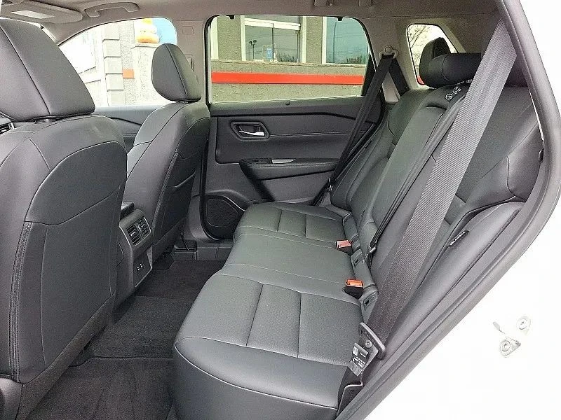 2024 Nissan Rogue - Image 11 of 12