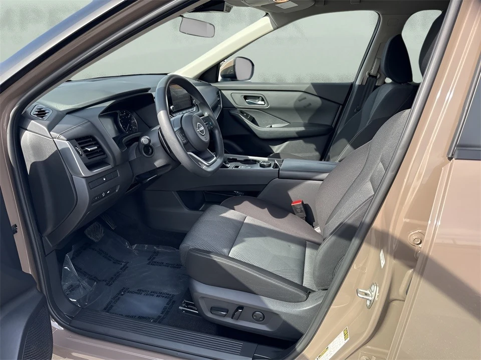 2024 Nissan Rogue - Image 9 of 12