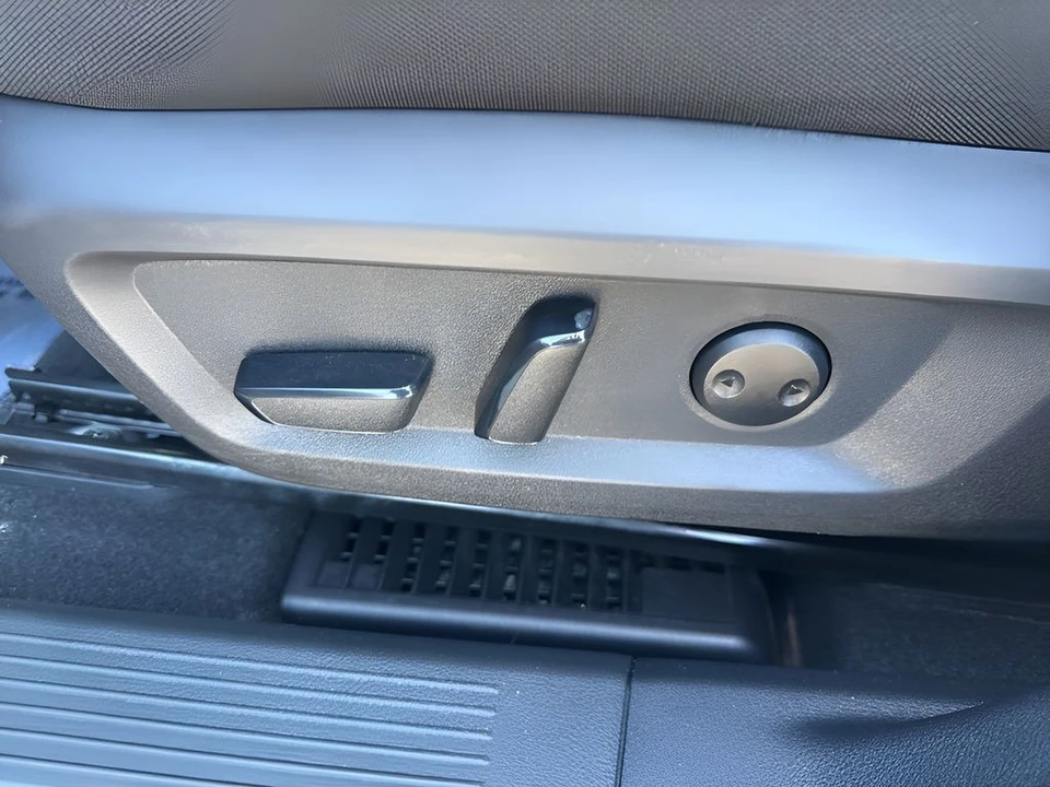 2024 Nissan Rogue - Image 10 of 21