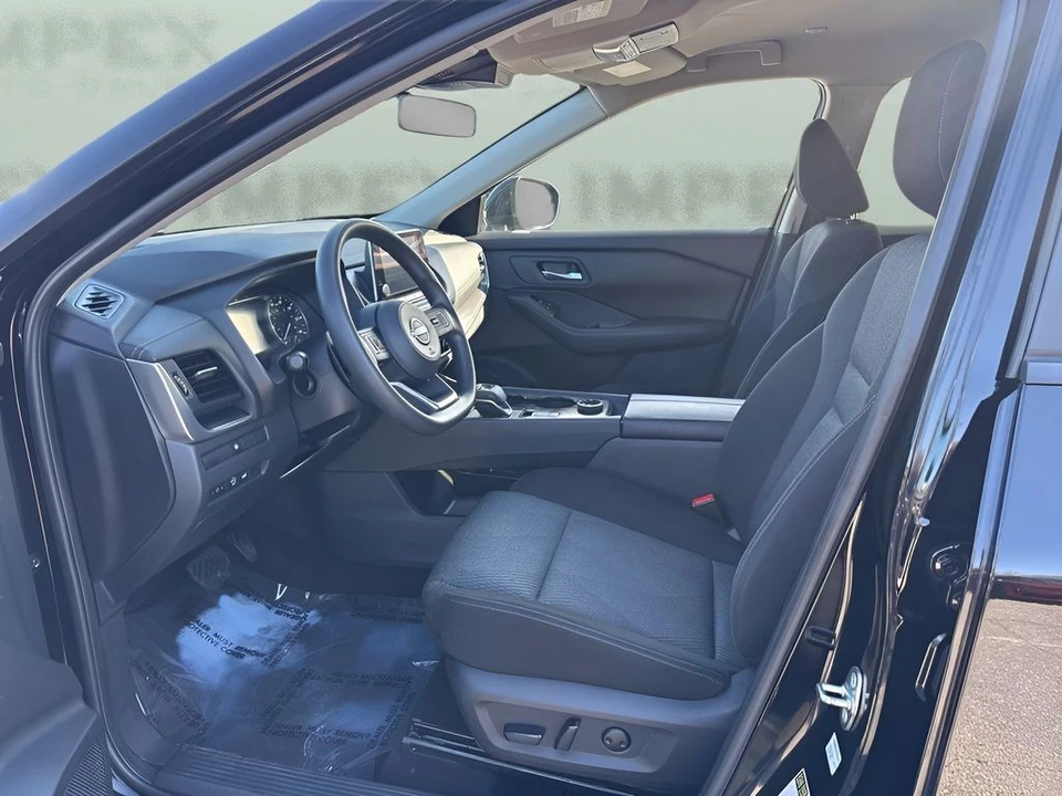 2024 Nissan Rogue - Image 9 of 21