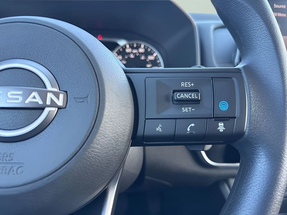 2024 Nissan Rogue - Image 15 of 21