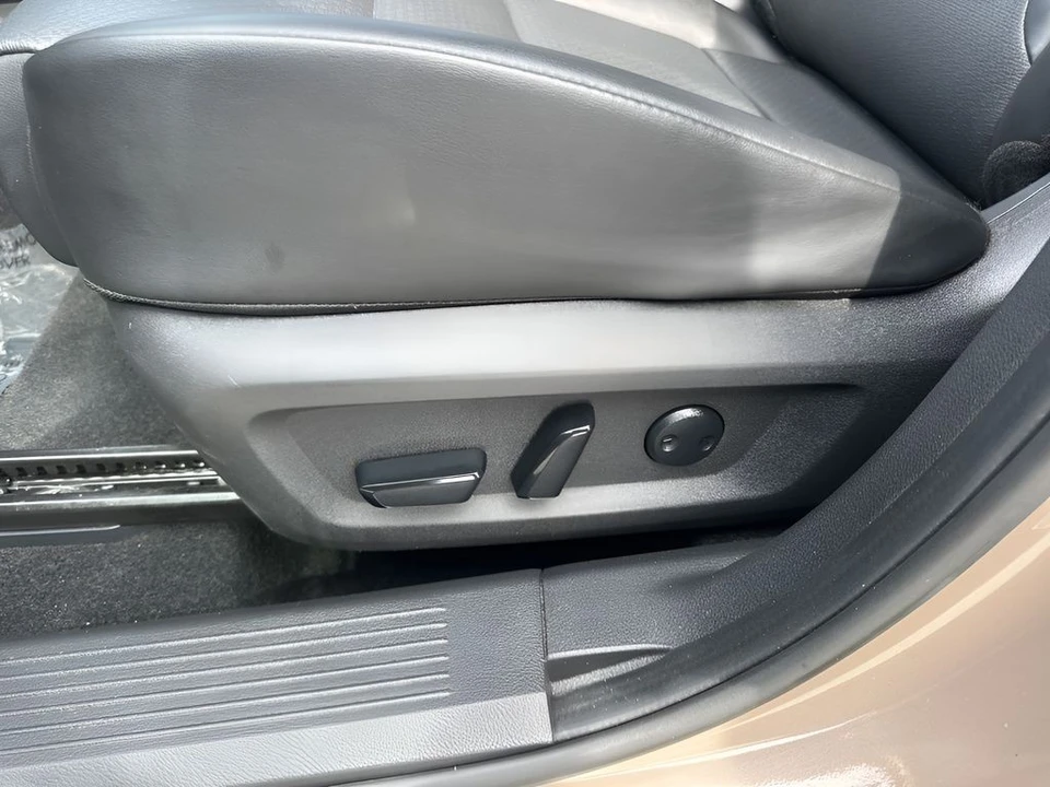 2024 Nissan Rogue - Image 11 of 21