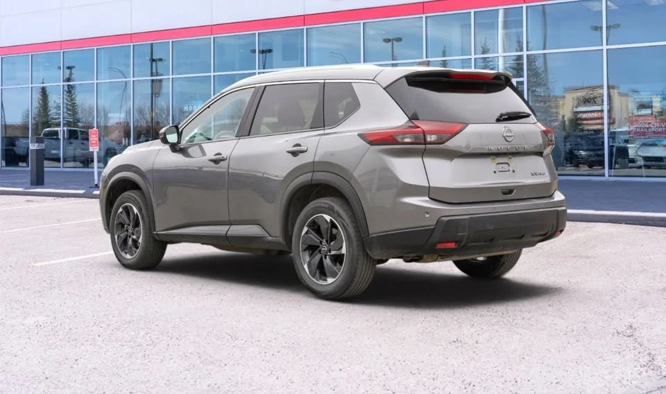 2024 Nissan Rogue - Image 5 of 19