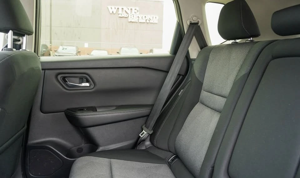 2024 Nissan Rogue - Image 15 of 19