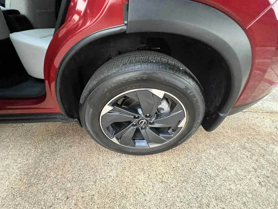 2024 Nissan Rogue - Image 12 of 20