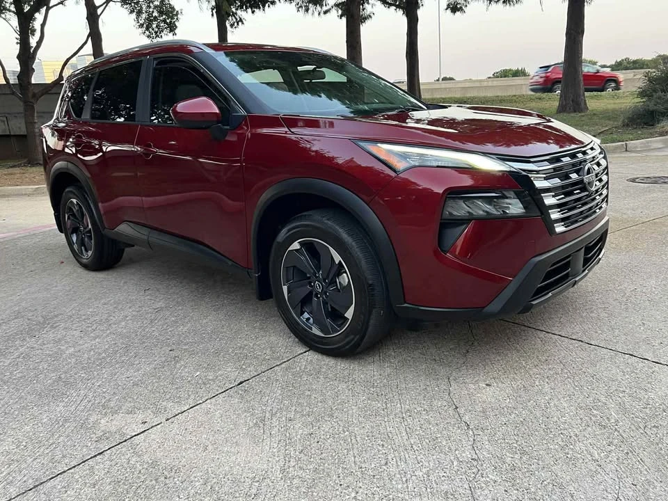 2024 Nissan Rogue - Image 2 of 20