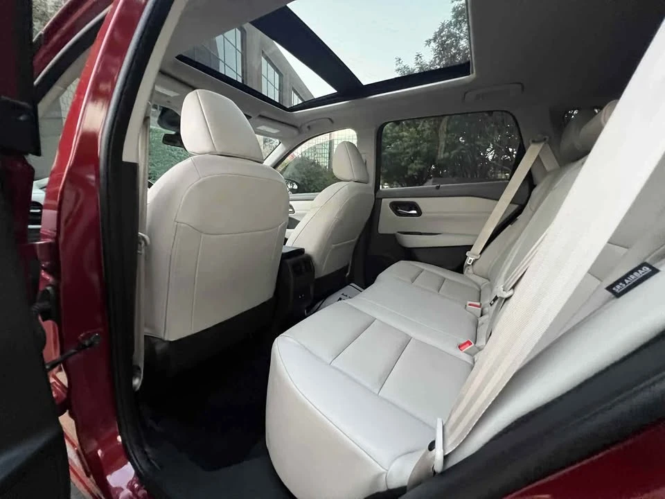 2024 Nissan Rogue - Image 15 of 20