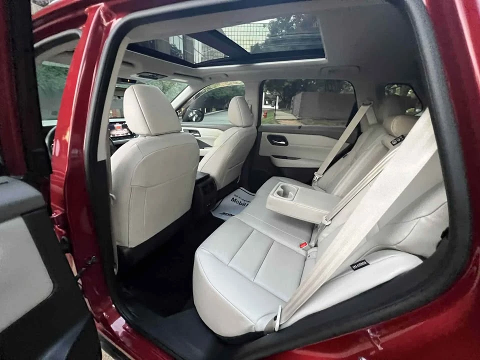 2024 Nissan Rogue - Image 3 of 20