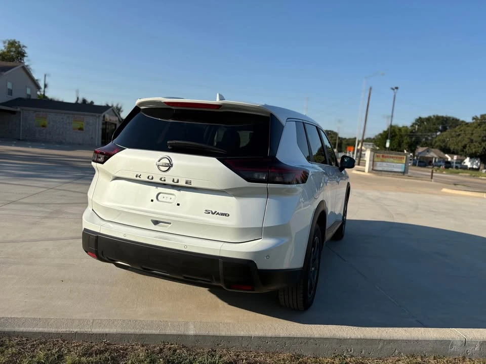 2024 Nissan Rogue - Image 4 of 9