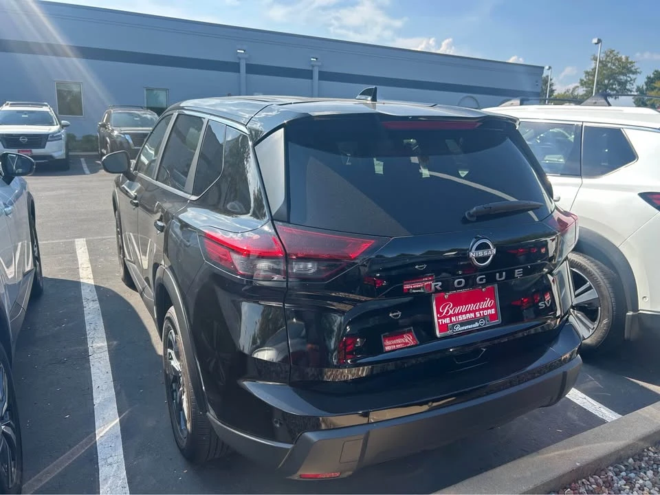 2024 Nissan Rogue - Image 5 of 7