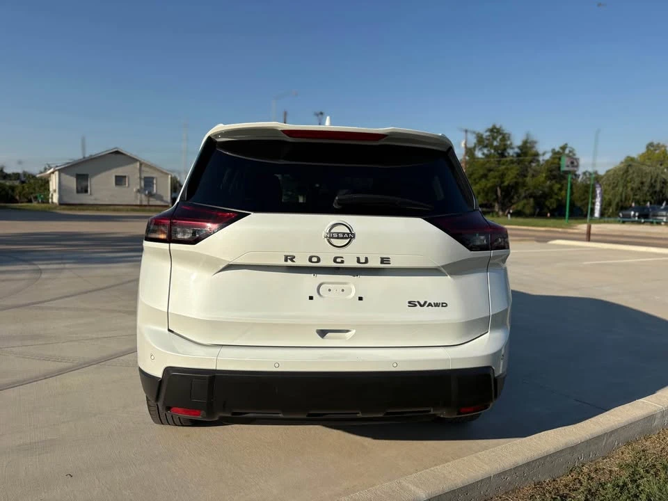 2024 Nissan Rogue - Image 5 of 9