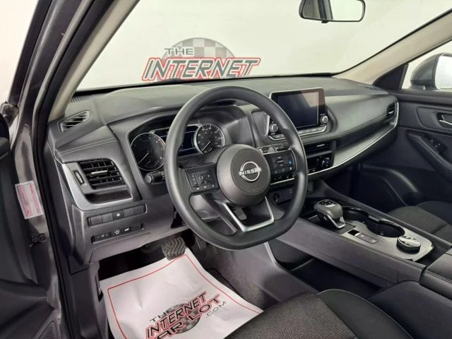 2024 Nissan Rogue - Image 10 of 12