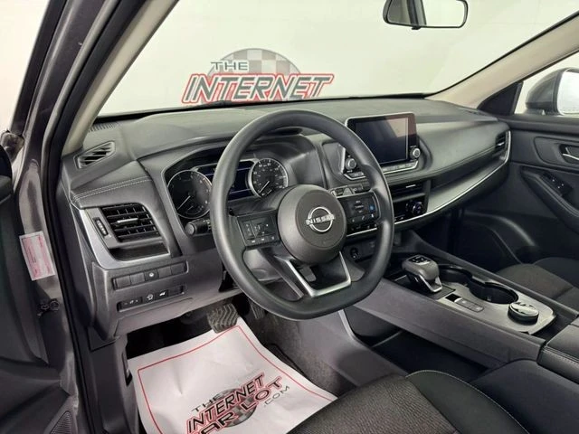 2024 Nissan Rogue - Image 10 of 12