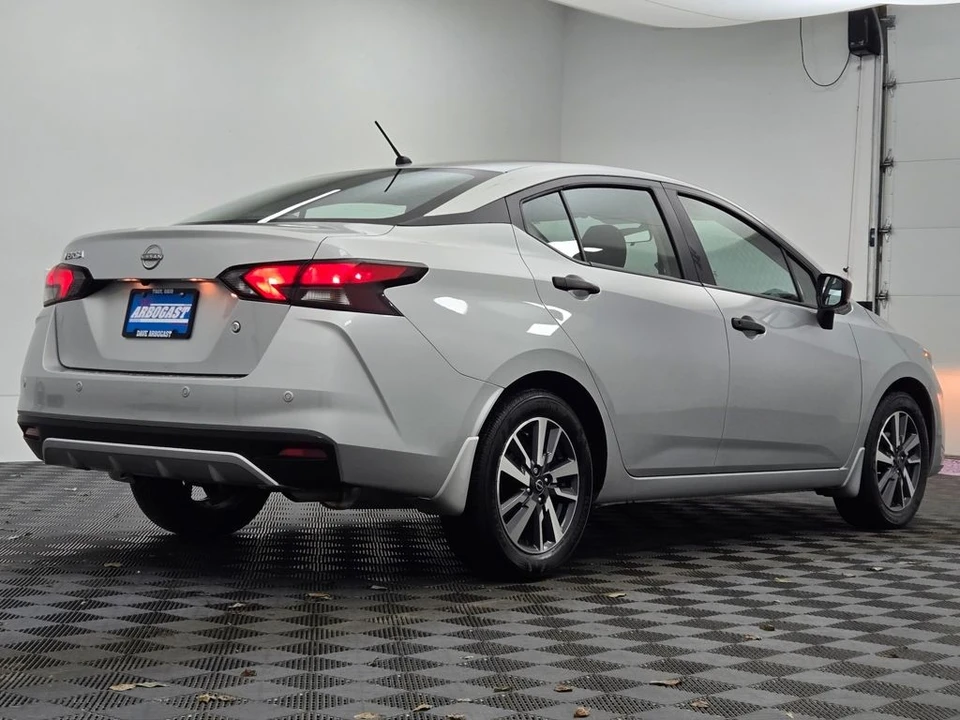 2024 Nissan Versa - Image 7 of 12