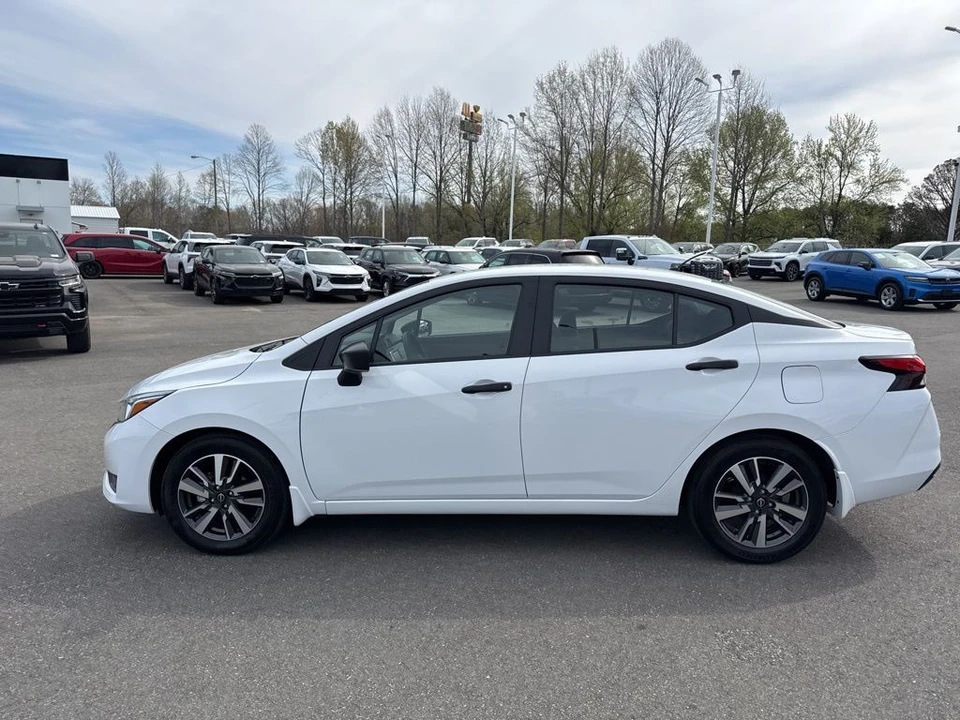 2024 Nissan Versa - Image 2 of 21