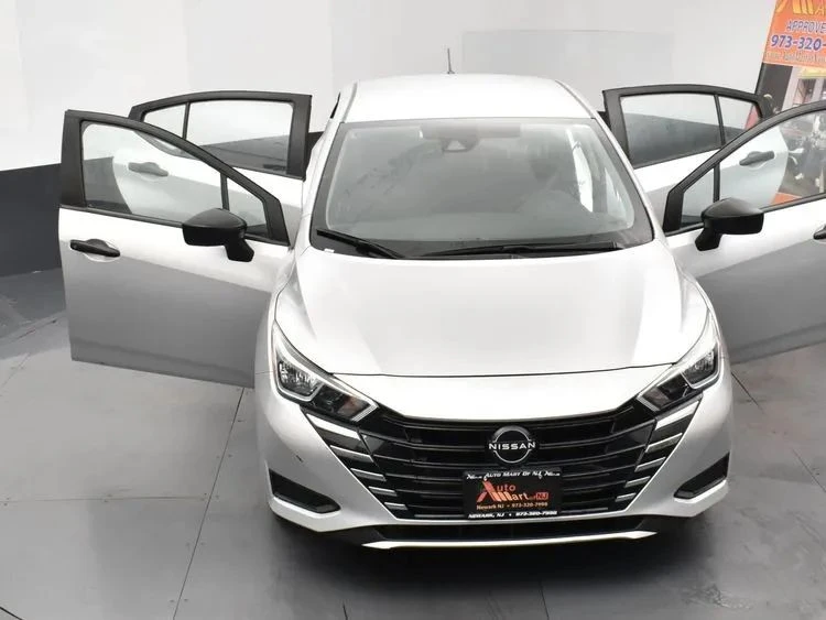 2024 Nissan Versa - Image 10 of 12