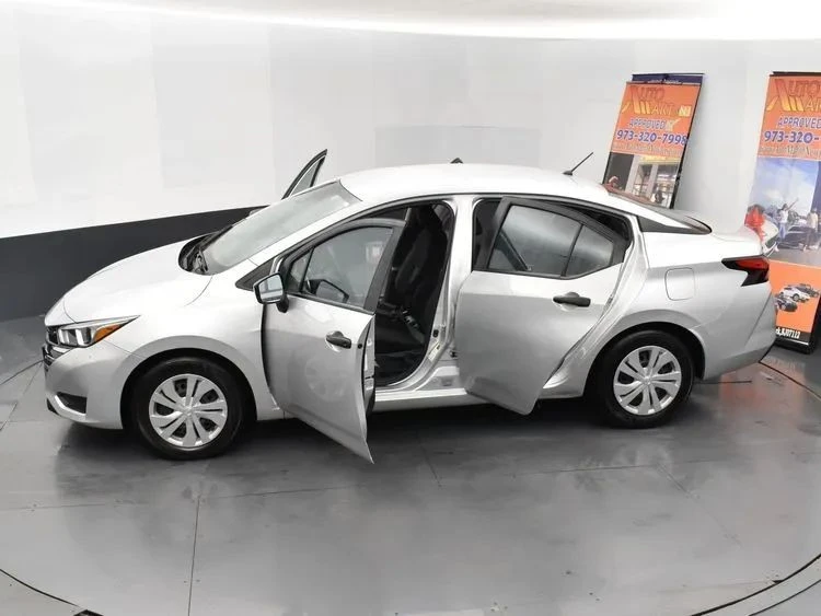 2024 Nissan Versa - Image 7 of 12