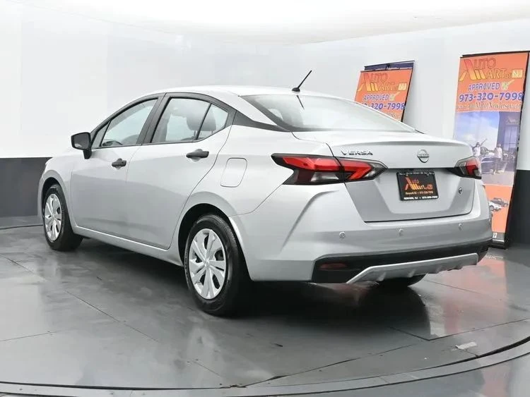 2024 Nissan Versa - Image 9 of 12