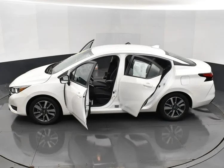 2024 Nissan Versa - Image 7 of 12