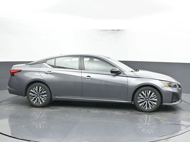 2024 Nissan Altima 6th Gen - Image 10 of 18