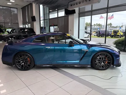 2024 Nissan GT-R Premium Coupe