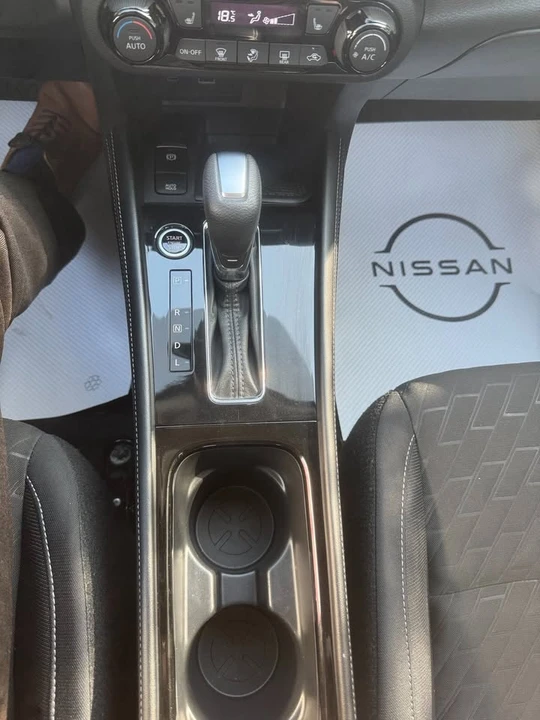 2024 Nissan Kicks - Image 13 of 17