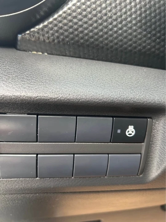 2024 Nissan Kicks - Image 9 of 15