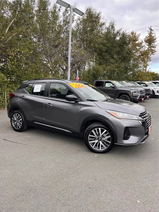 2024 Nissan Kicks - Image 2 of 14