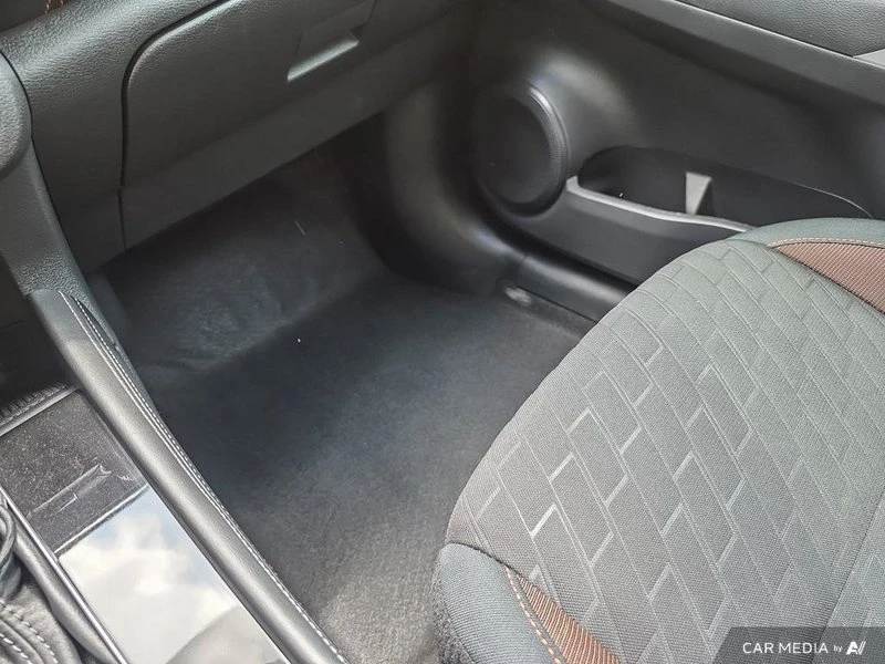 2024 Nissan Kicks - Image 16 of 19