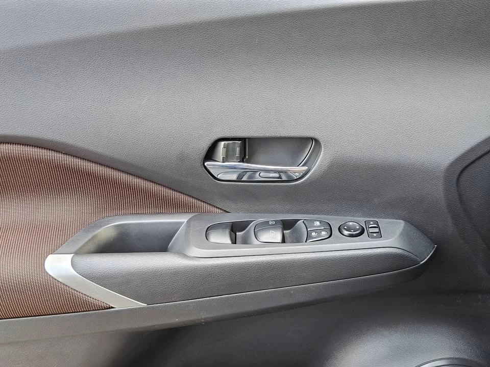 2024 Nissan Kicks - Image 15 of 19