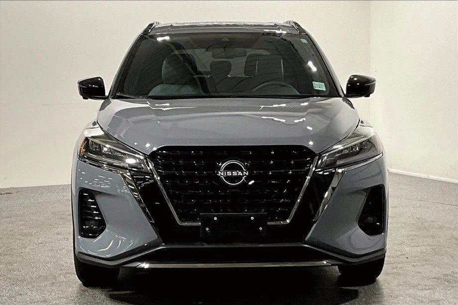 2024 Nissan Kicks - Image 2 of 19