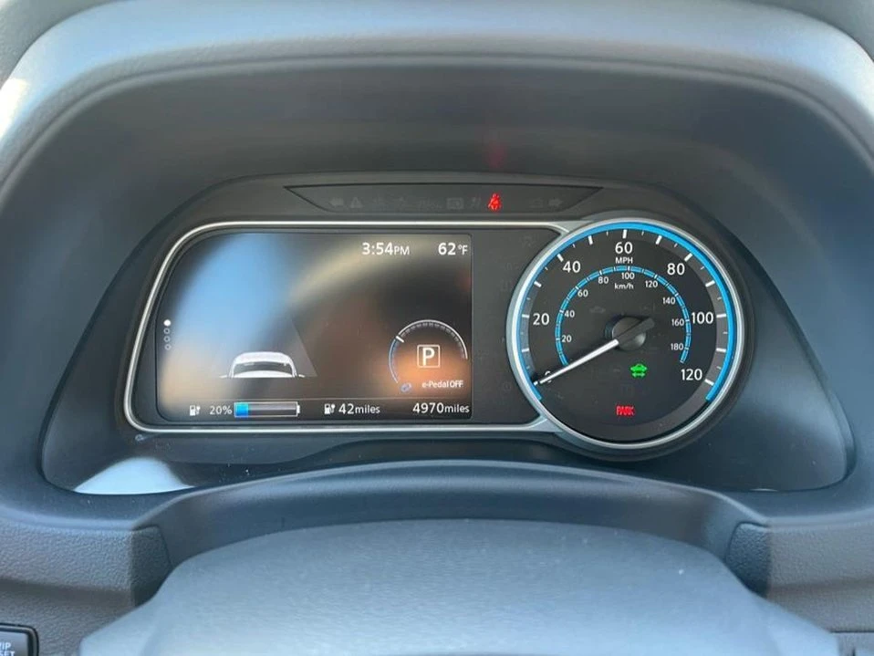 2024 Nissan Leaf - Image 15 of 20