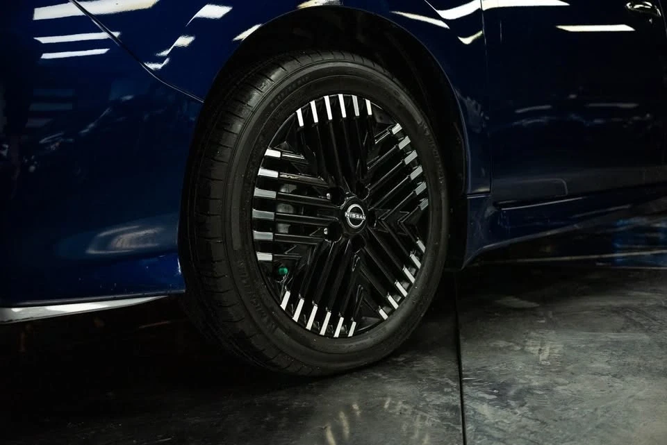 2024 Nissan Leaf - Image 2 of 17