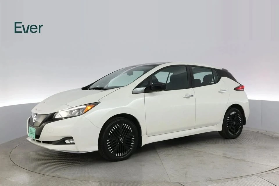 2024 Nissan Leaf - Image 15 of 20
