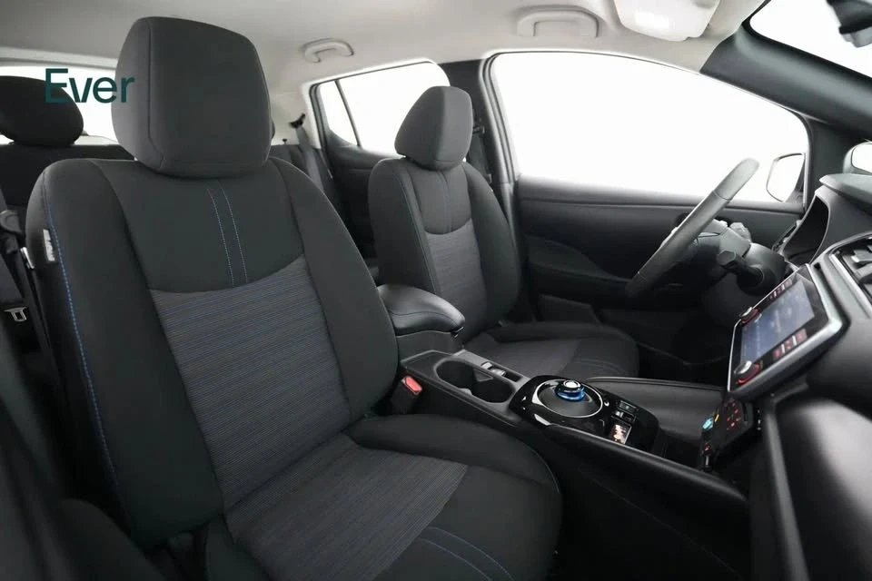 2024 Nissan Leaf - Image 10 of 20