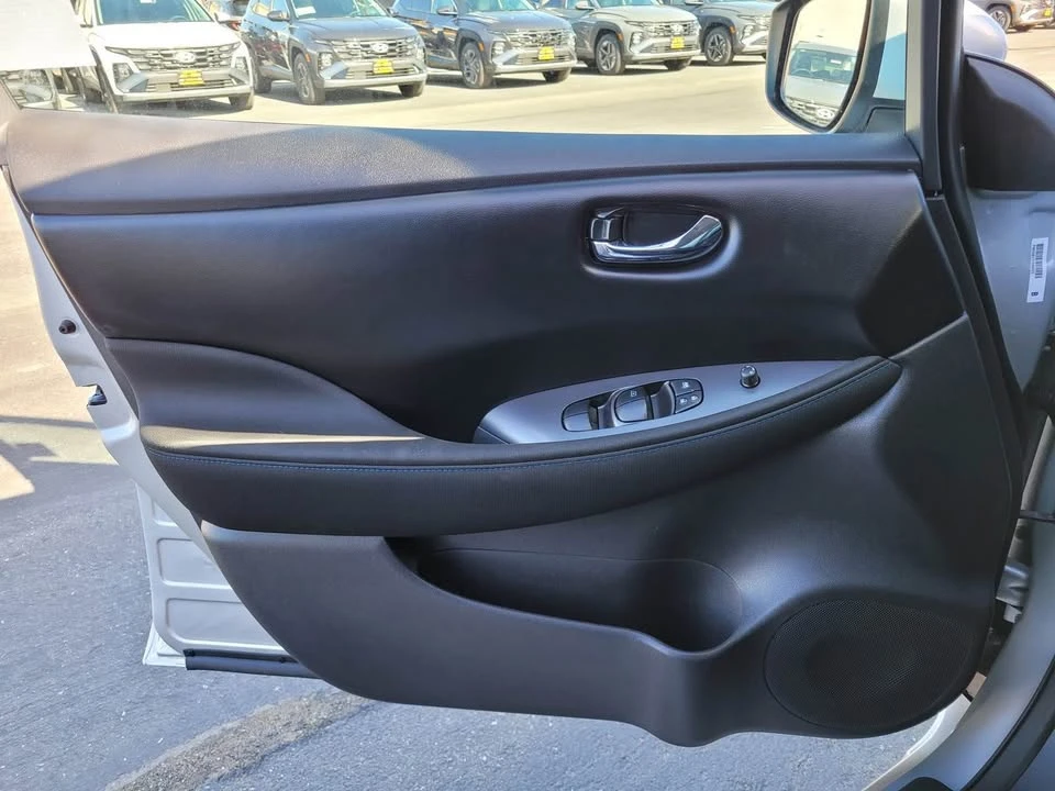 2024 Nissan Leaf - Image 16 of 16