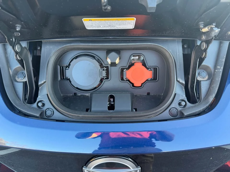 2024 Nissan Leaf - Image 5 of 16