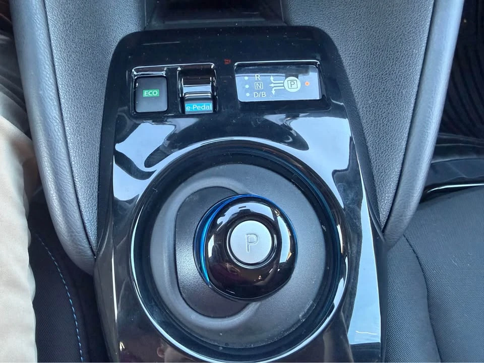 2024 Nissan Leaf - Image 10 of 16
